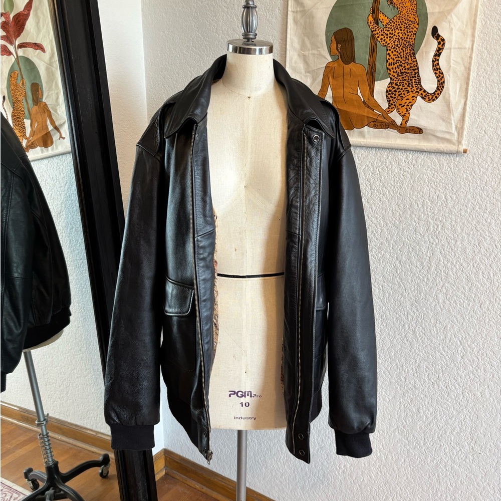 Leather flight jacket - Picture 2 of 13